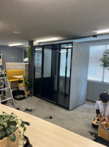 個室ブースのオフィスデザイン事例2